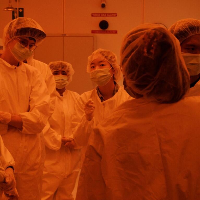 MacREU participants in lab